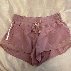 LULULEMON Hotty Hot Low Rise 2.5